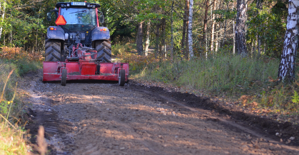 Valstybinių miškų urėdija į miško kelių priežiūrą investuos daugiau įmonės lėšų