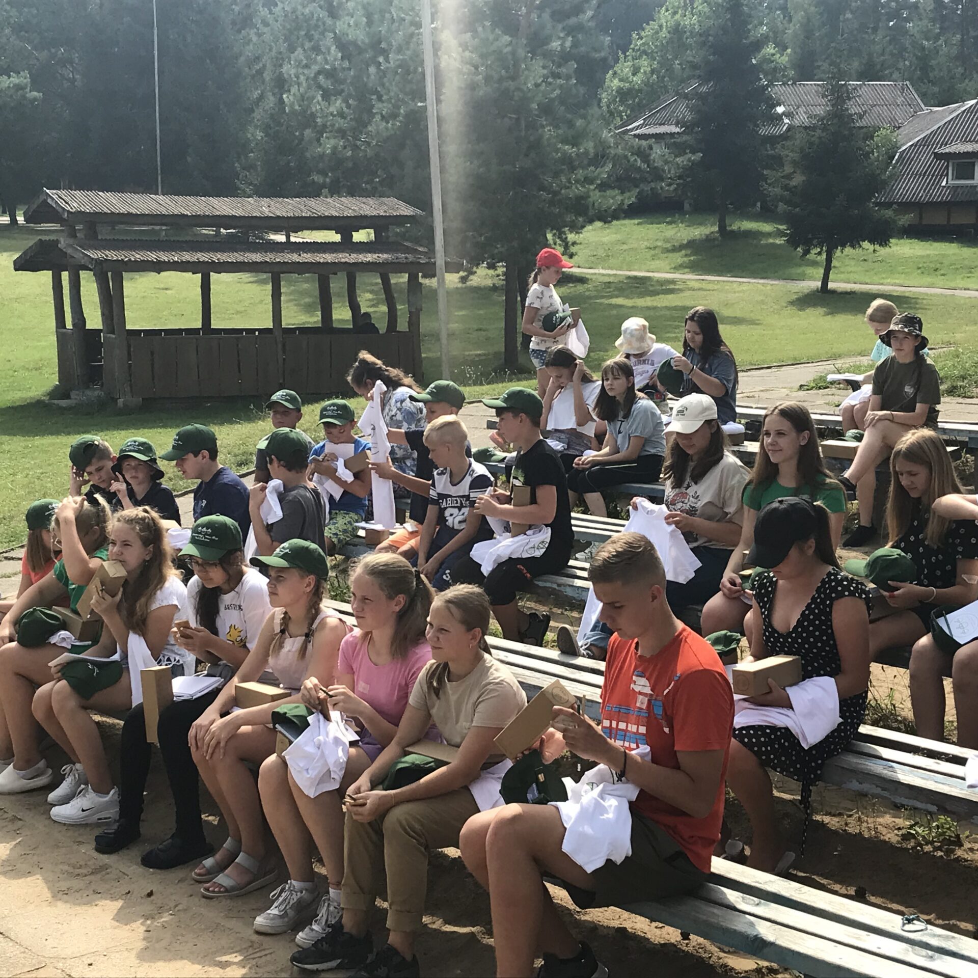 Jaunieji miško bičiuliai iš visos Lietuvos susibūrė į gamtosauginę vasaros stovyklą „Mūsų žalioji vasara“