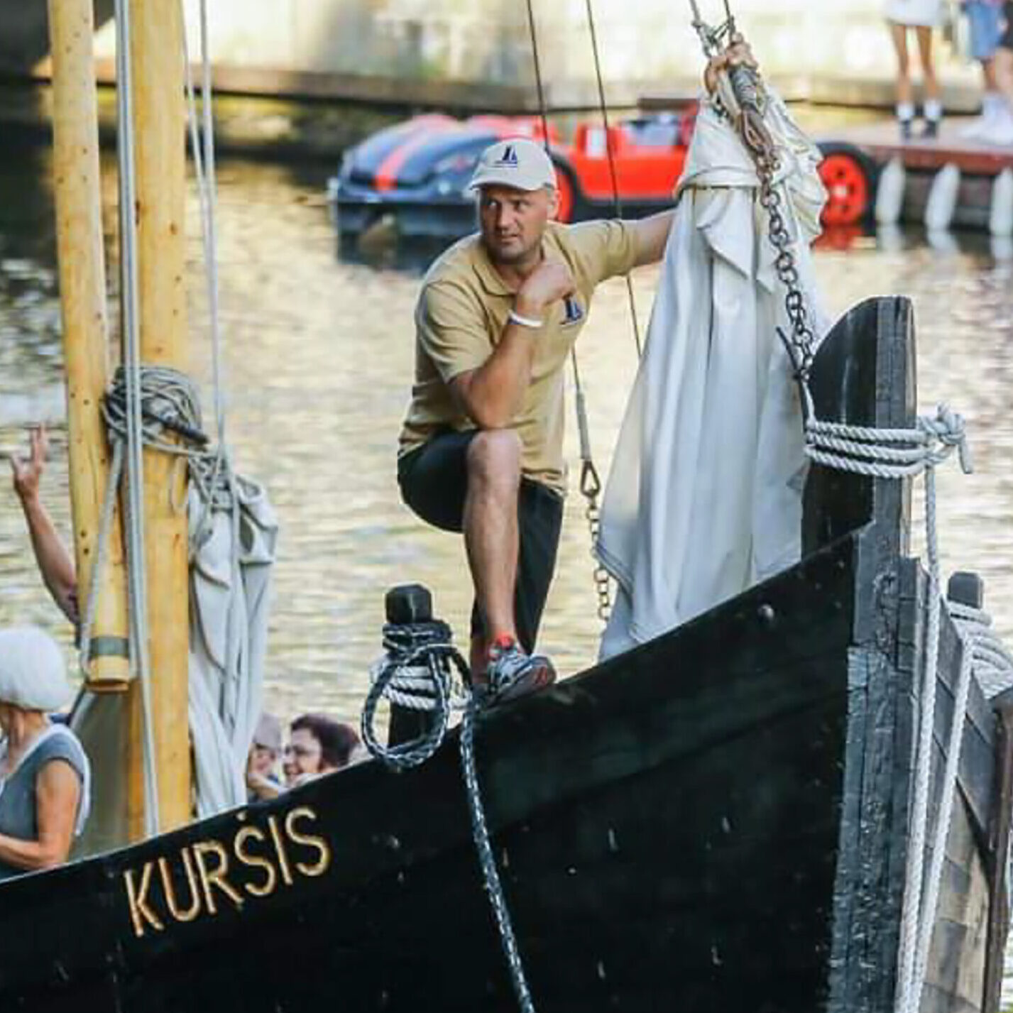 Miškininkas-buriuotojas Kęstutis Dikšas: ilgametės kurėnų tradicijos puoselėjimas