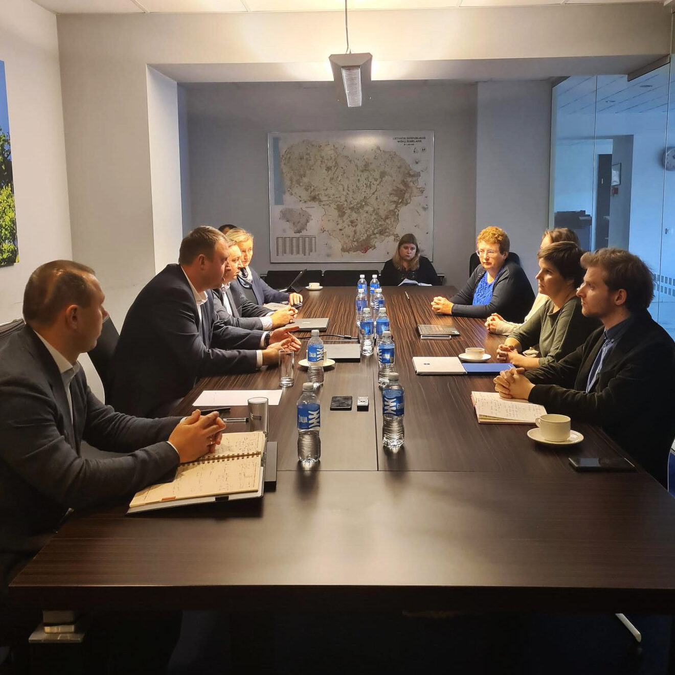 Valstybinių miškų urėdija ir sambūris „Girių spiečius“ siekia konstruktyvaus bendradarbiavimo