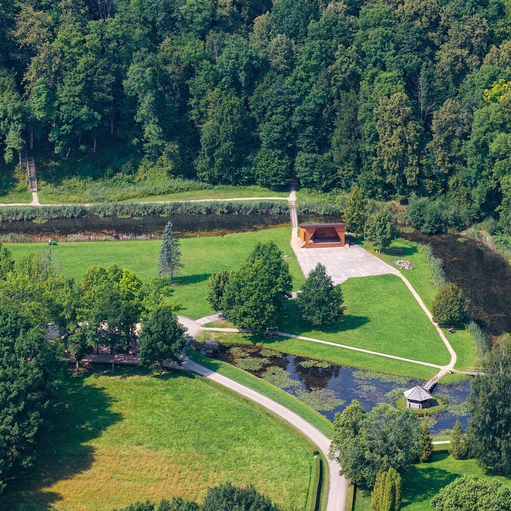 Iškeisti miestą į mišką kviečia Žemaitija – kraštas, kuriame susipina miškai, ežerai ir pelkės